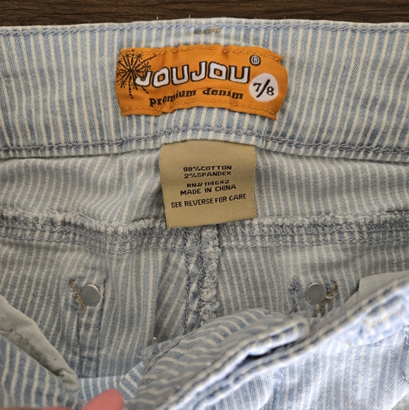 NWOT WOMENS JOU JOU STRIPPED JEANS SIZE 7/8 - Picture 2 of 3